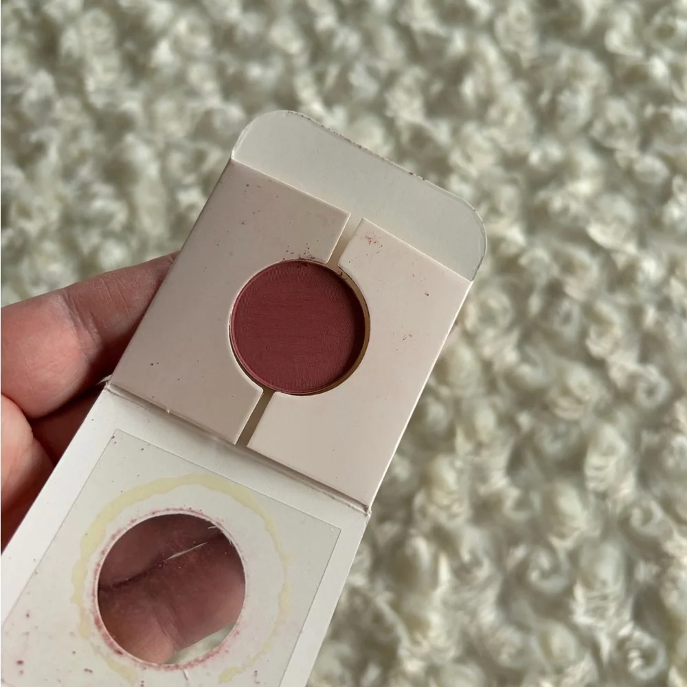 💰5/$25💰 New Sydney Grace Darling (Light) Matte Eyeshadow Single